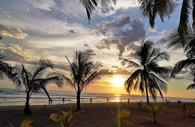 2 Comfortable Villas Near Pacific, Private Pool with Waterfall!