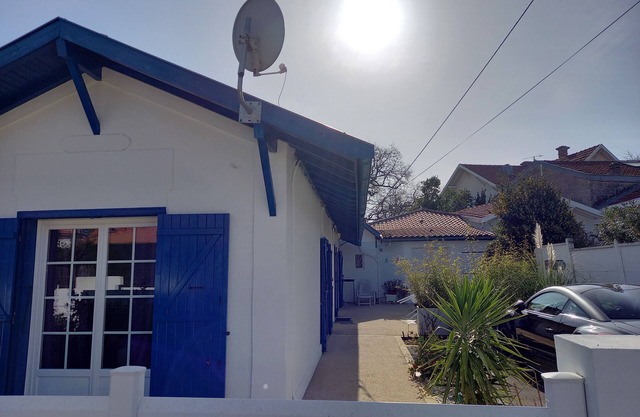 2 * FURNITURE WITH GARDEN 200 M FROM THE BEACH
