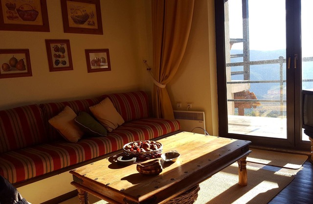 2-level Villa With Fantastic View!
