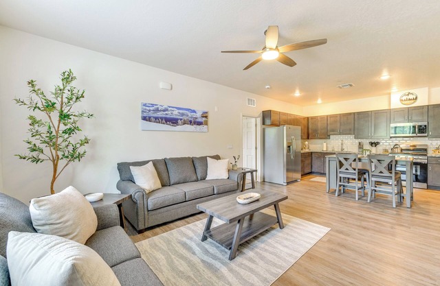 2 Mi to Dtwn & NAU: Flagstaff Condo w/Patio!