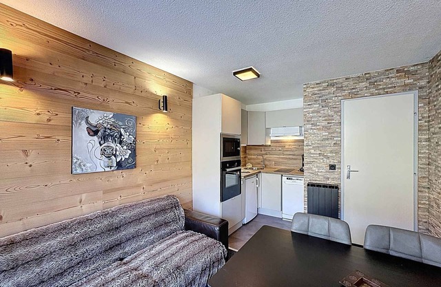 2 rooms, 4 pers, ski-in/ski-out, free parking, Bruyères area
