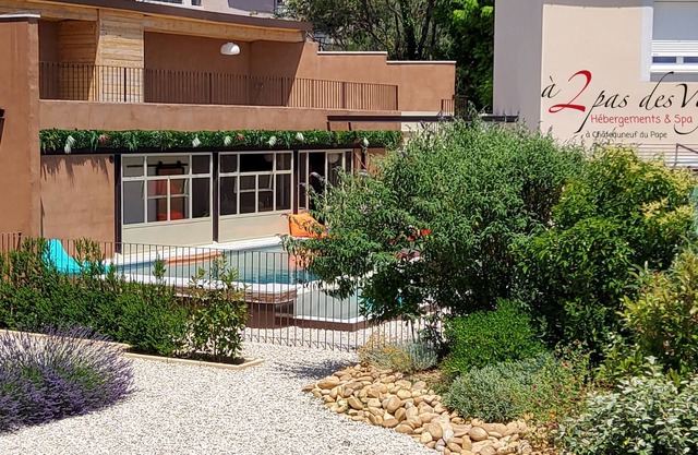 2 steps from the vineyards, number 7 ***, Châteauneuf du Pape
