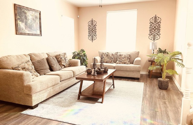 2 Story, 4 Bedroom, 2.5 Bathroom Home in Rancho Sahuarita.