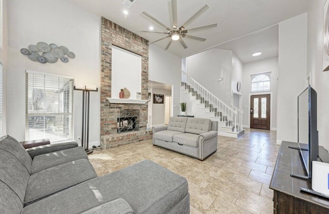 2 Story Home in Round Rock Sleeps 16 Guests