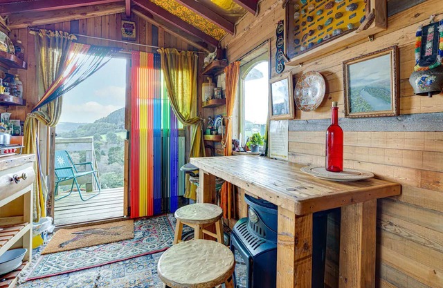 2 x Double Bed, Glamping Wagon in Dalby Forest