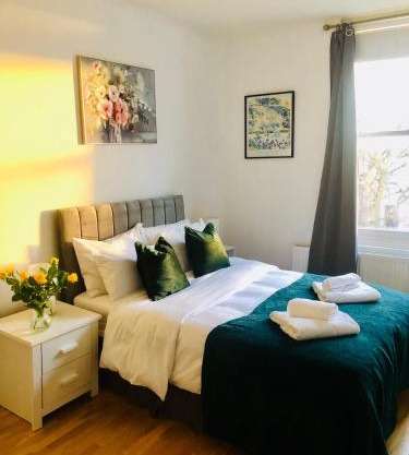 20 min to central London- 2 bedrooms apartment