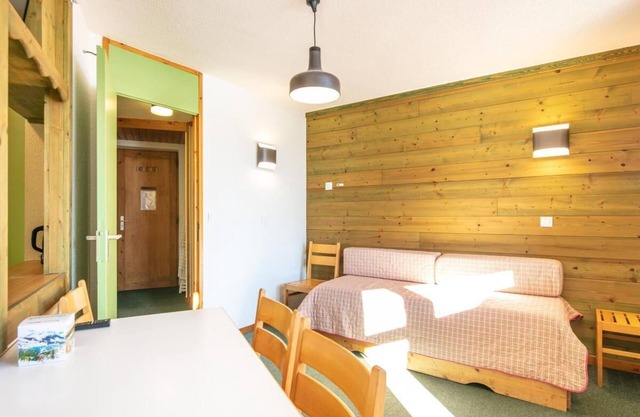 200m from resort center, balcony, parking, tv, ski locker, 27m², Valmorel