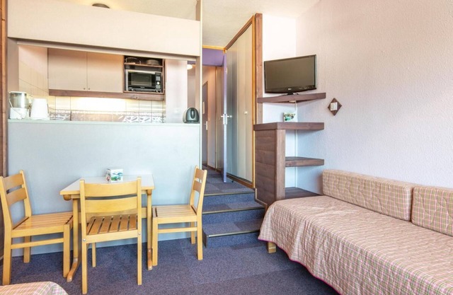 200m from resort center, terrace, parking, tv, ski locker, 23m², Valmorel