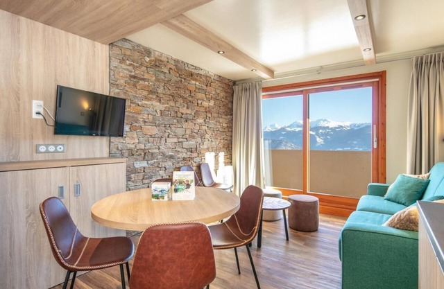 200m from ski slopes, balcony, parking, tv, ski locker, 40m², Valmorel