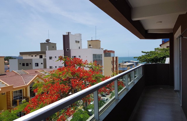 203 " Charm and Comfort 1 minute from Bombinhas Beach " Amarra 69 Residence.