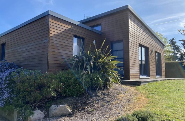 213 - Charming wooden house close to the beach
