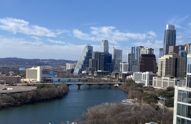 23rd floor corner condo w/scenic sunset & lake-view balcony - rooftop pool & gym