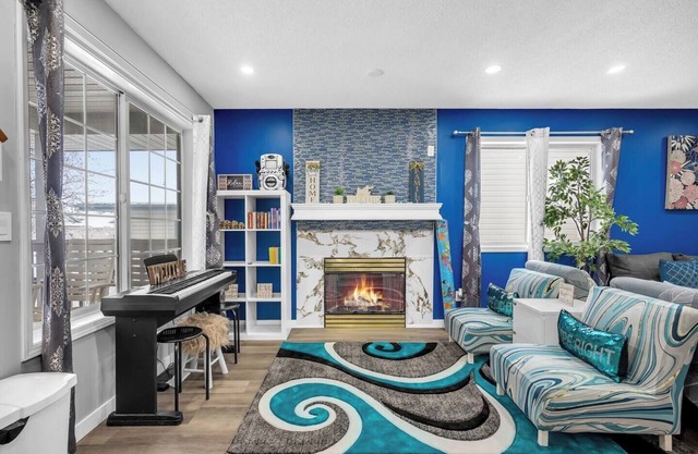 240 Spacious Modern Home w/AC
