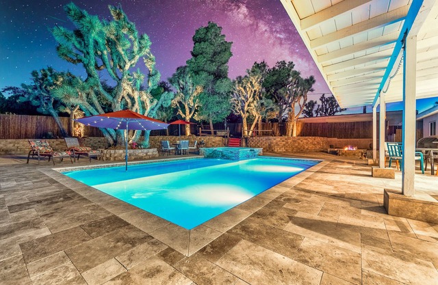 25% Off 7-Night Stay 1/2 Acre Epic Pool and Spa 2 King Beds Bunk with 2 Queens