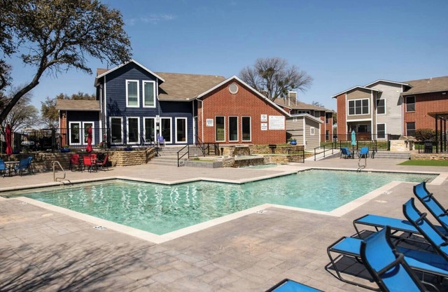 25% Upgraded 2BD, Pool, DFW South 183/161- Irving