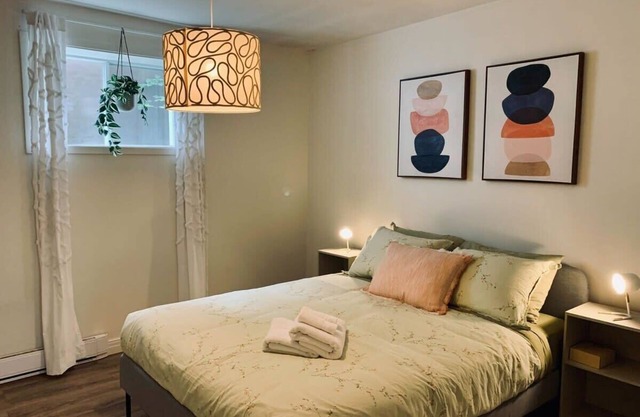 267 Cozy 1-bdrm, Central Location