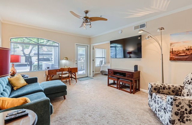 2bd/1ba North Scottsdale Condo