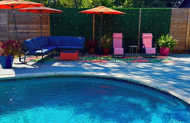 2Bd 2 ba with heated in-ground pool in Central OKC