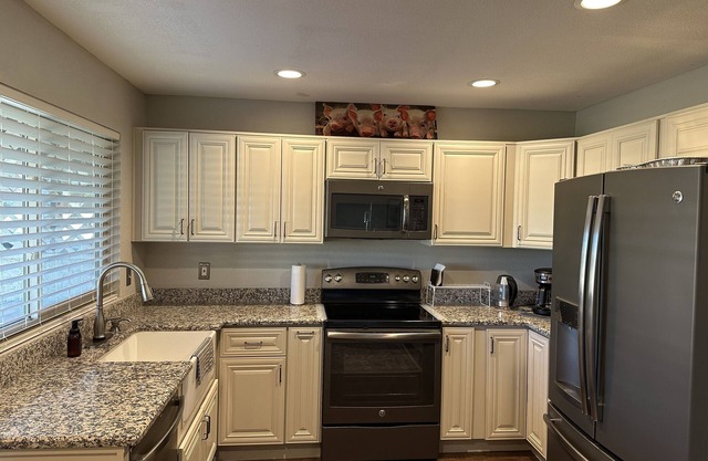 2Bdrm 2Bath condo in 55+ Fountain of the Sun on Fairway #2 of the golf course.