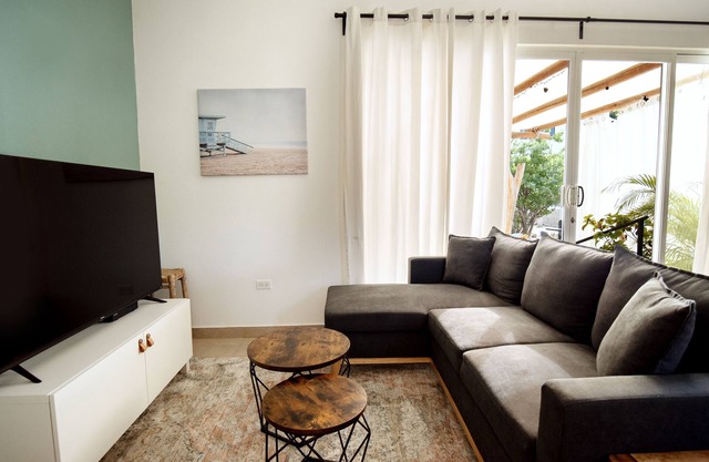 2bed, 2bath - 3 mins drive to Pickleball & Beach