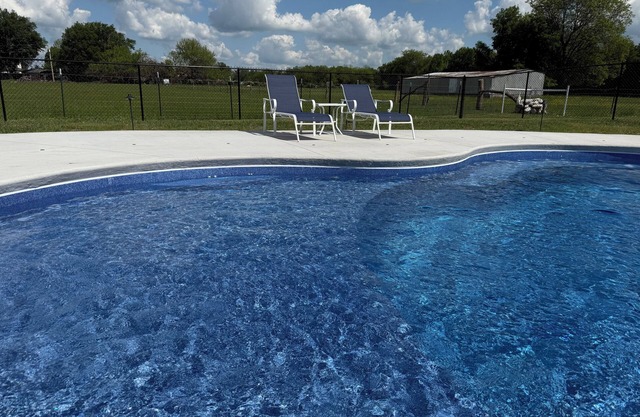 2BR, 1BA Guest Suite, Pool, Theatre Room, Hot Tub, Brand New!