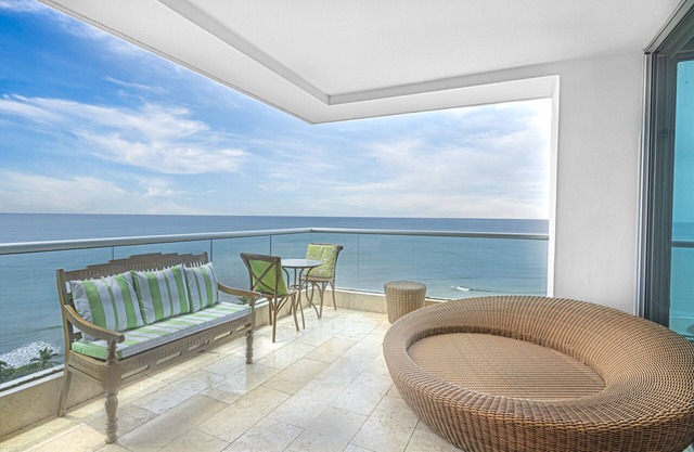 2BR Apartment with Ocean View PH Río Mar 11B