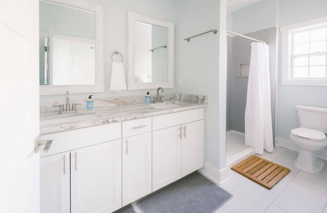 2BR Cozy Hideaway 10 Min from Beach + King Bed