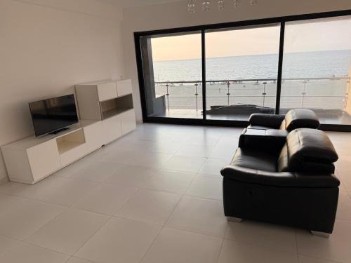 2BR Seaview escape at Luandas new marginal
