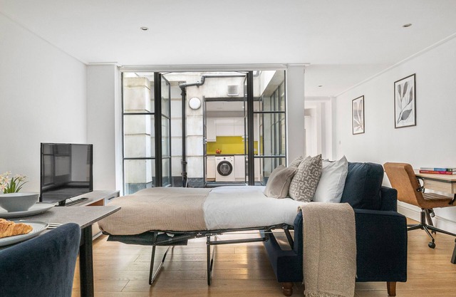 2BR with Patio in the Heart of Holborn