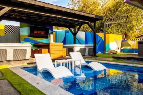 2x Hottub, Minigolf, Pool, Games,theater, 20guests