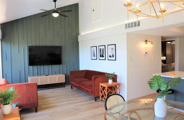 3/2 MODERN GEM RECENTLY RENOVATED