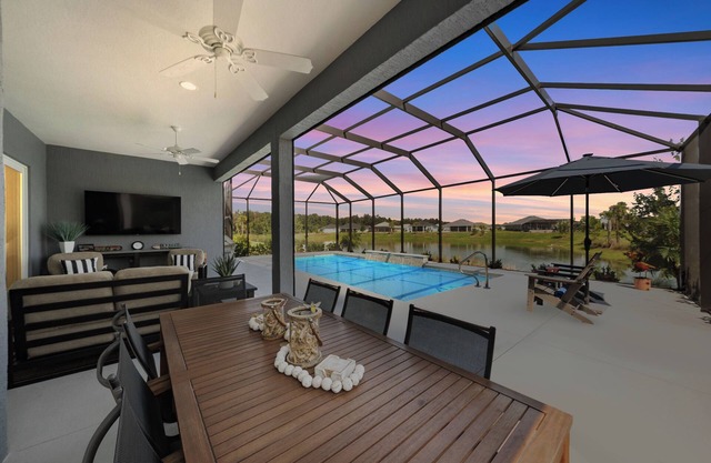 3/2 Premier POOL Home w/GOLF CART in The Village of Lake Denham