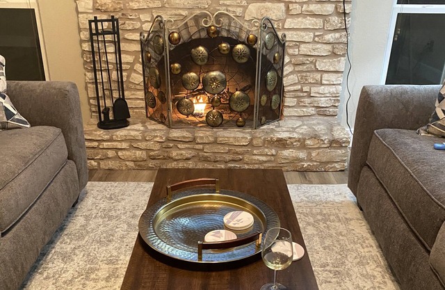 3/2 Ranch Style Home in Eclectic Neighborhood in Cedar Park!