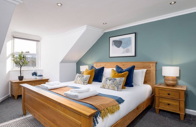 3 Allan Park · The Stirling Townhouse