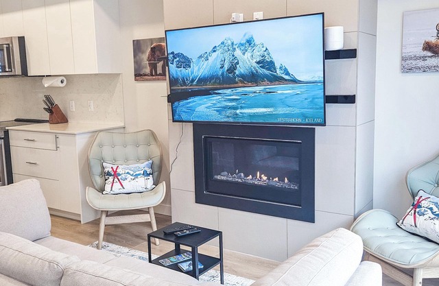3 BDRM NEW townhome at Nordix w/private hot tub