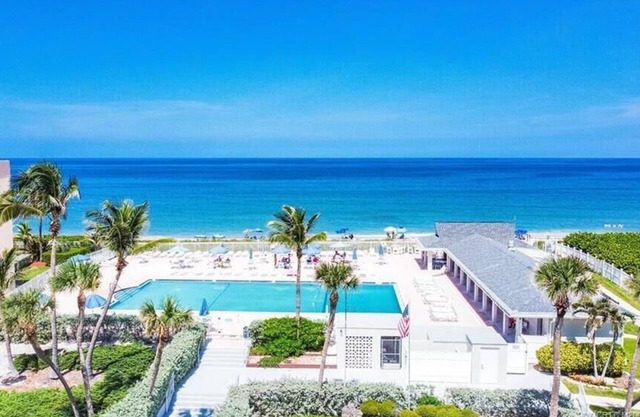 3 bed 2 bath beach home located on the Intracostal