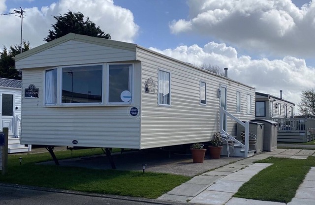 3 bed Caravan at Lyons Robinhood