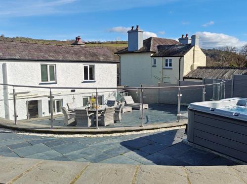 3 Bed in Aberaeron 95971