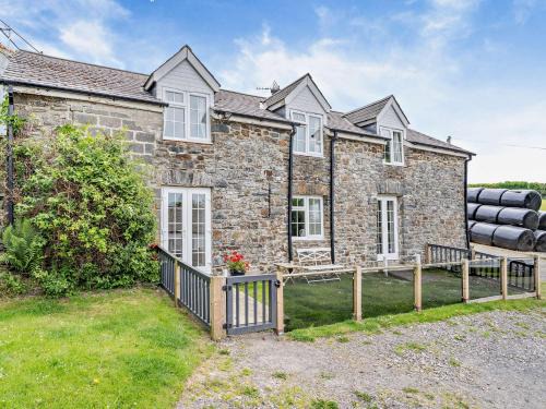 3 Bed in Aberaeron 49854