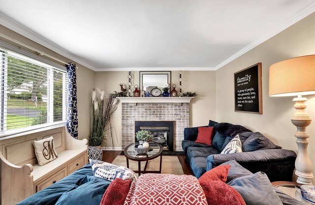 3 bedroom 2.5 bath with game room. 19 miles from Pittsburgh
