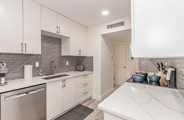 3 Bedroom 2 Bath Professionally Hosted