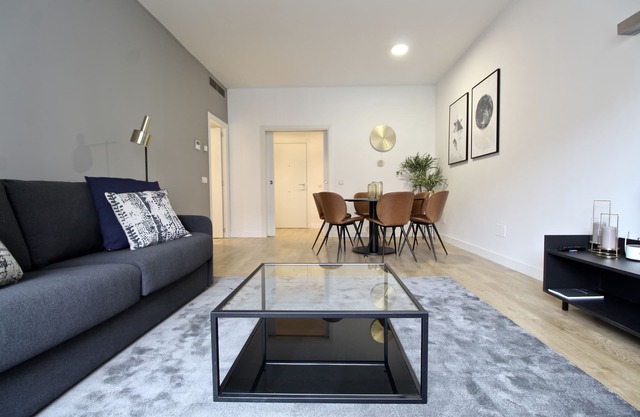 3 bedroom 2 bathroom apartment wih pool in Atocha
