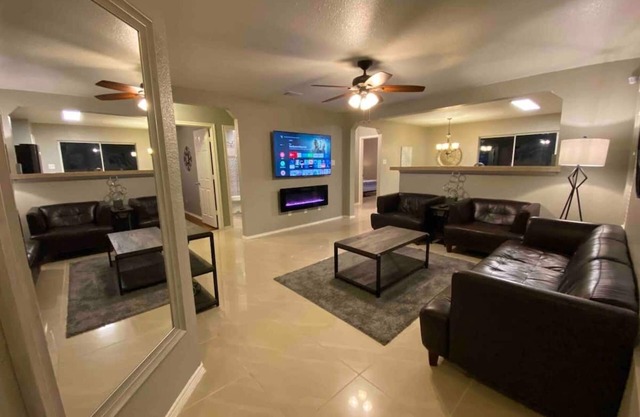 3 bedroom 2bath by JW Marriott 281 TPC fenced yard