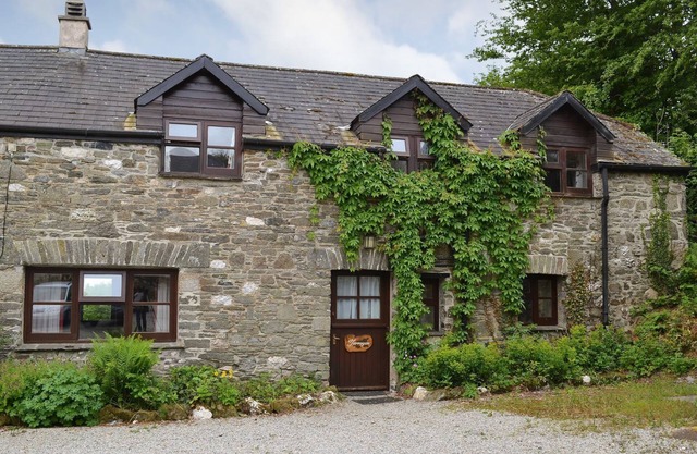 3 bedroom accommodation in Dunterton, near Tavistock