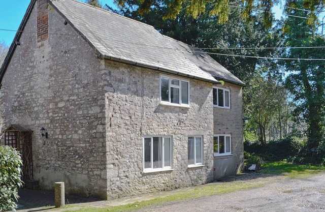 3 bedroom accommodation in Winterbourne Steepleton, near Dorchester