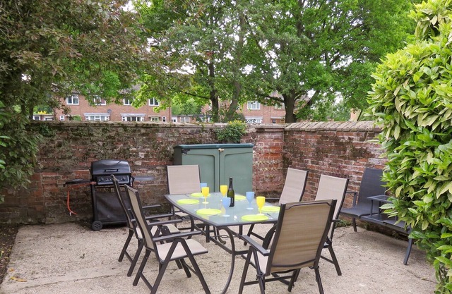 3 bedroom accommodation in Whissonsett