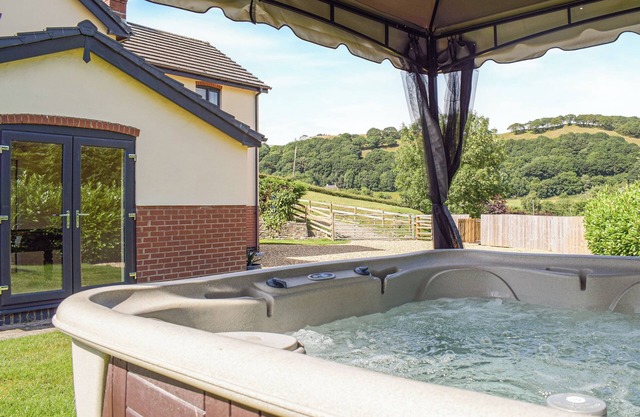 3 bedroom accommodation in Heyope, near Knighton