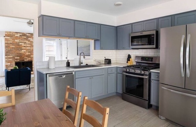 3 Bedroom Apartment 546067 by Houzlet