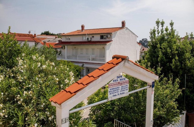 3-bedroom apartment in perfect Rab with AC