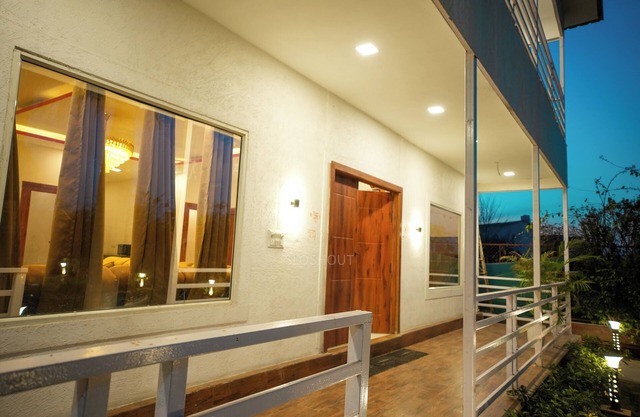 3-bedroom farmhouse in charming Noida with WiFi, AC and 24 hour caretaker.